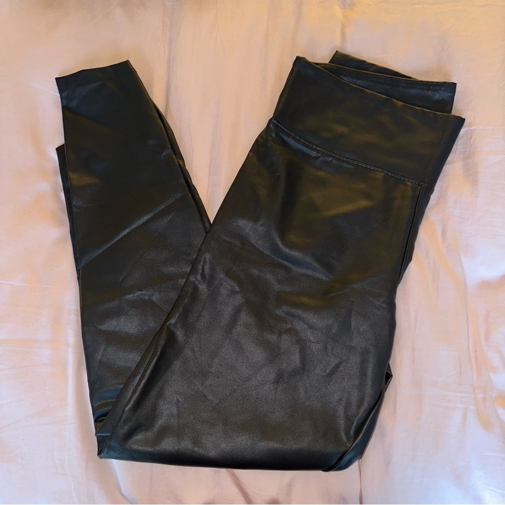 🩵AE Faux Black Leather Legging L